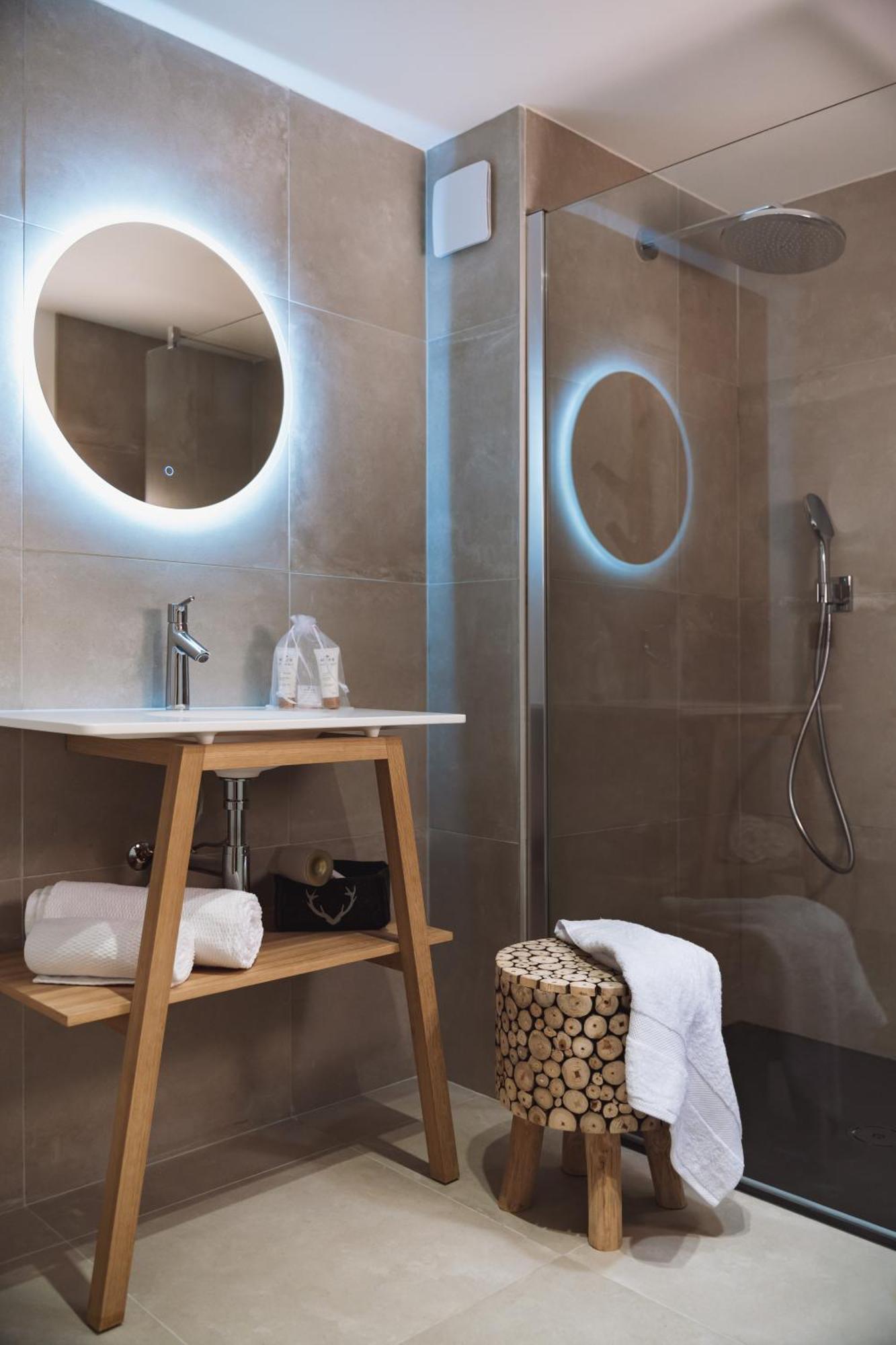 Grand Hotel L'Ermitage Font-Romeu-Odeillo-Via ภายนอก รูปภาพ