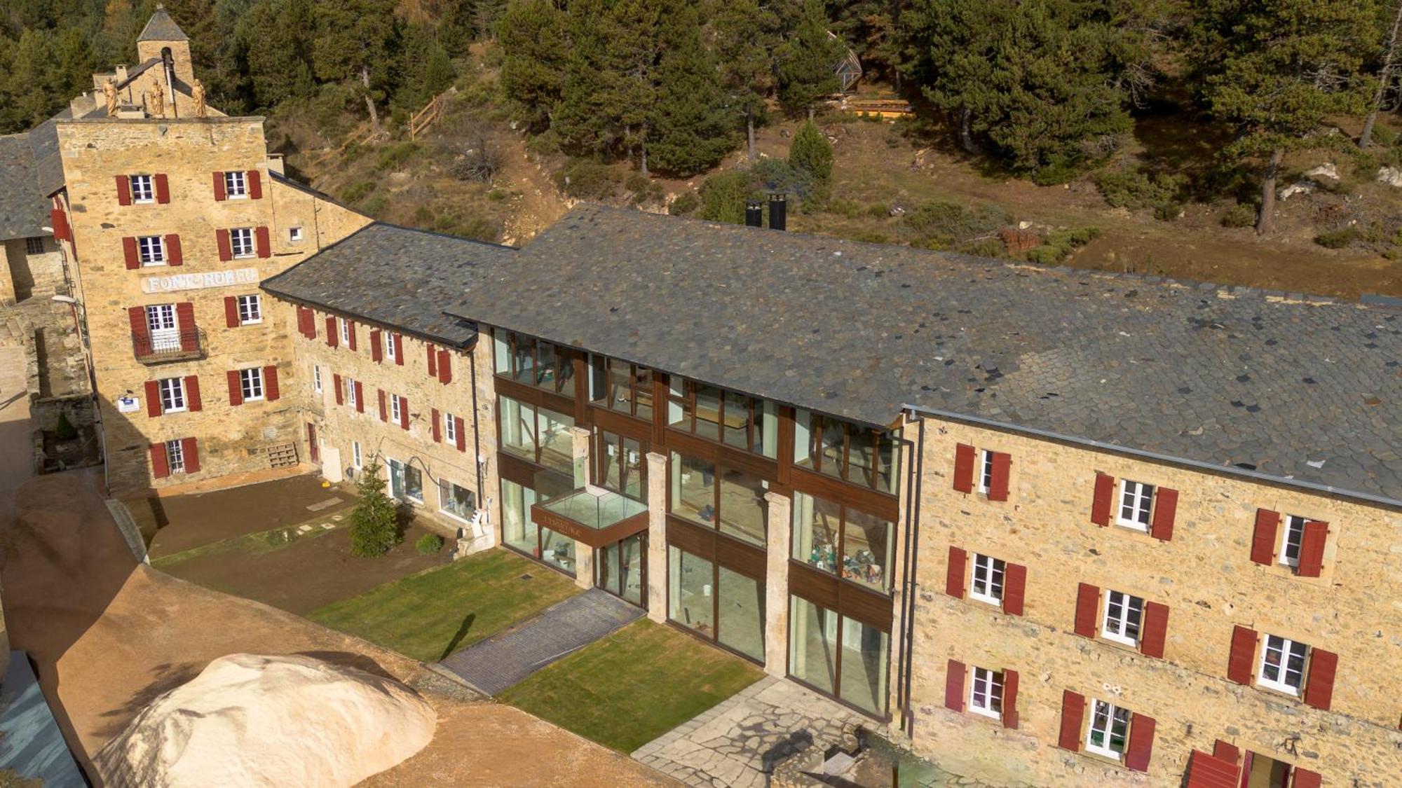 Grand Hotel L'Ermitage Font-Romeu-Odeillo-Via ภายนอก รูปภาพ